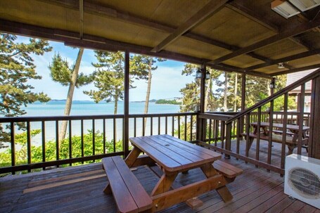 Basic Room (DongBaek) | Terrace/patio. Haesol Maru Pension Taean