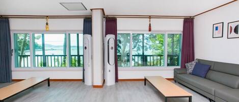 Business Room (Tulip) | Private kitchenette