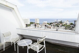 Habitación tradicional, no fumadores, terraza (Japanese Style, Top Floor, Staircases) | Balcón