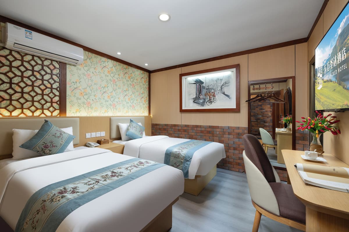 Signature Twin Room, Non Smoking | Peralatan tempat tidur premium, gebar bulu kapas, busa memori