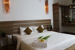 Habitación doble Deluxe | Muebles diferentes, insonorización, wifi gratis y ropa de cama 