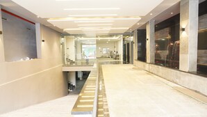 Lobby - Hotel Royal Benza (Vijayawada)