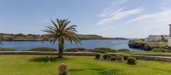 Beautiful Apartment "La Gardenia 41" with Wi-Fi, Pool, Terrace & Garden; Street Parking Available