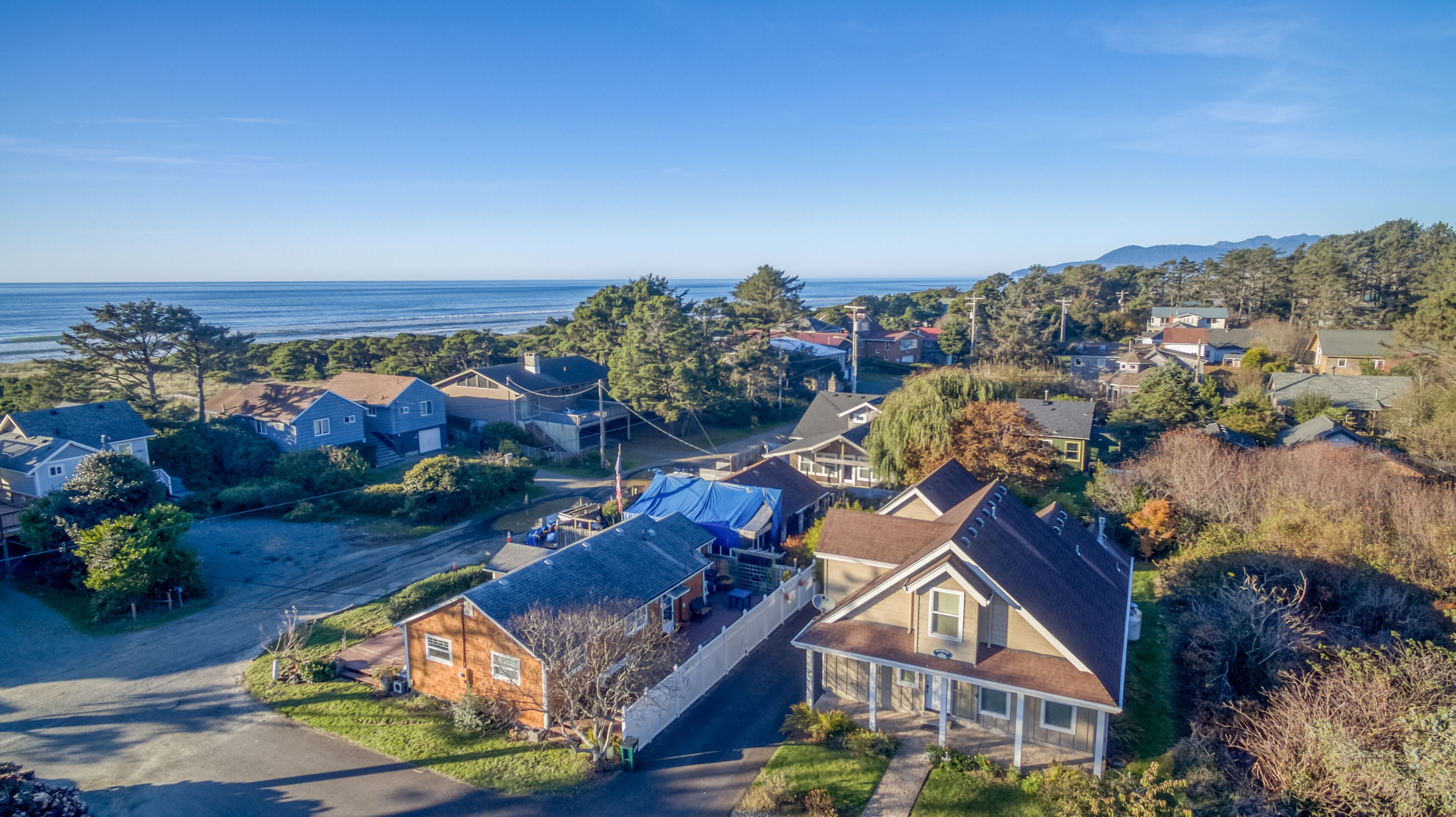 Sweet, Bright Cottage with Lots of Amenities Just Two Blocks from Rockaway Beach