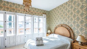 3 室のベッドルーム、アイロン / アイロン台、旅行用ベビーベッド、WiFi