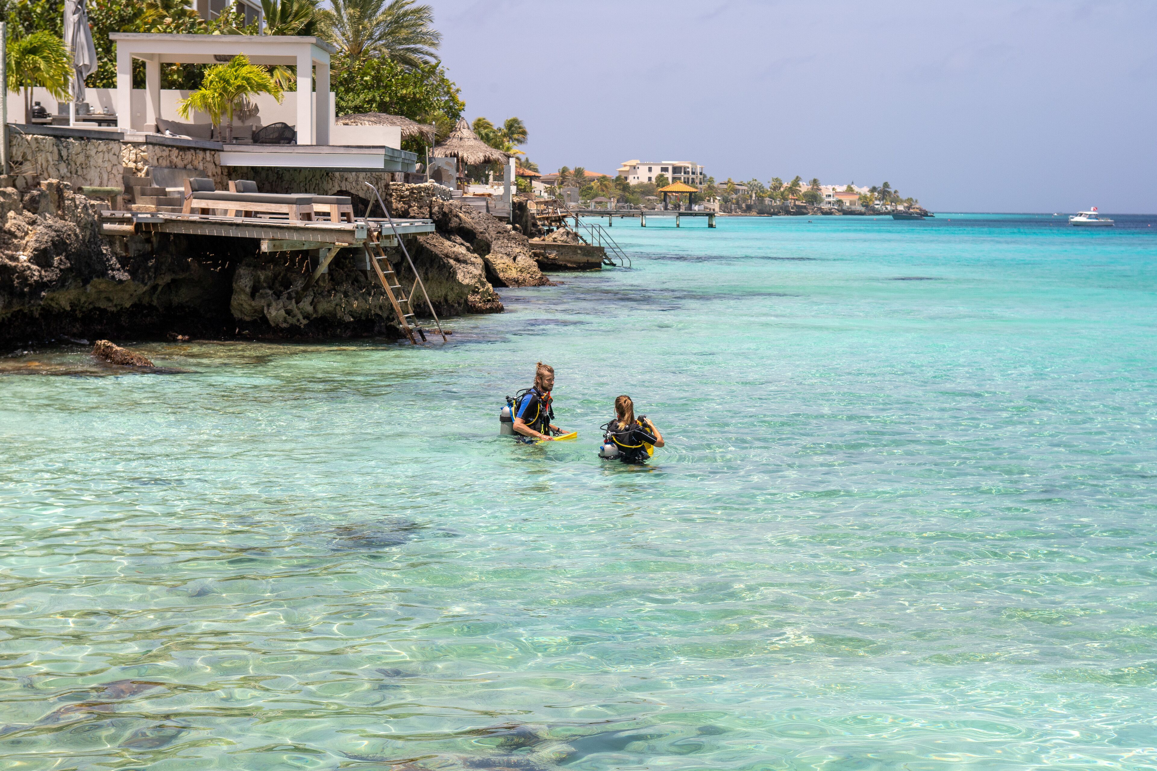 beach nearby, scuba diving, snorkelling