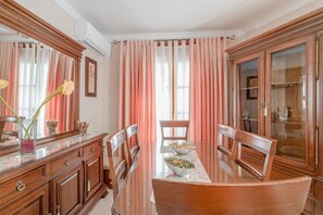 Dining - Comfortable Apartment “Calle Purgatorio Centro” in Historic Centre with Balconies (Antequera)