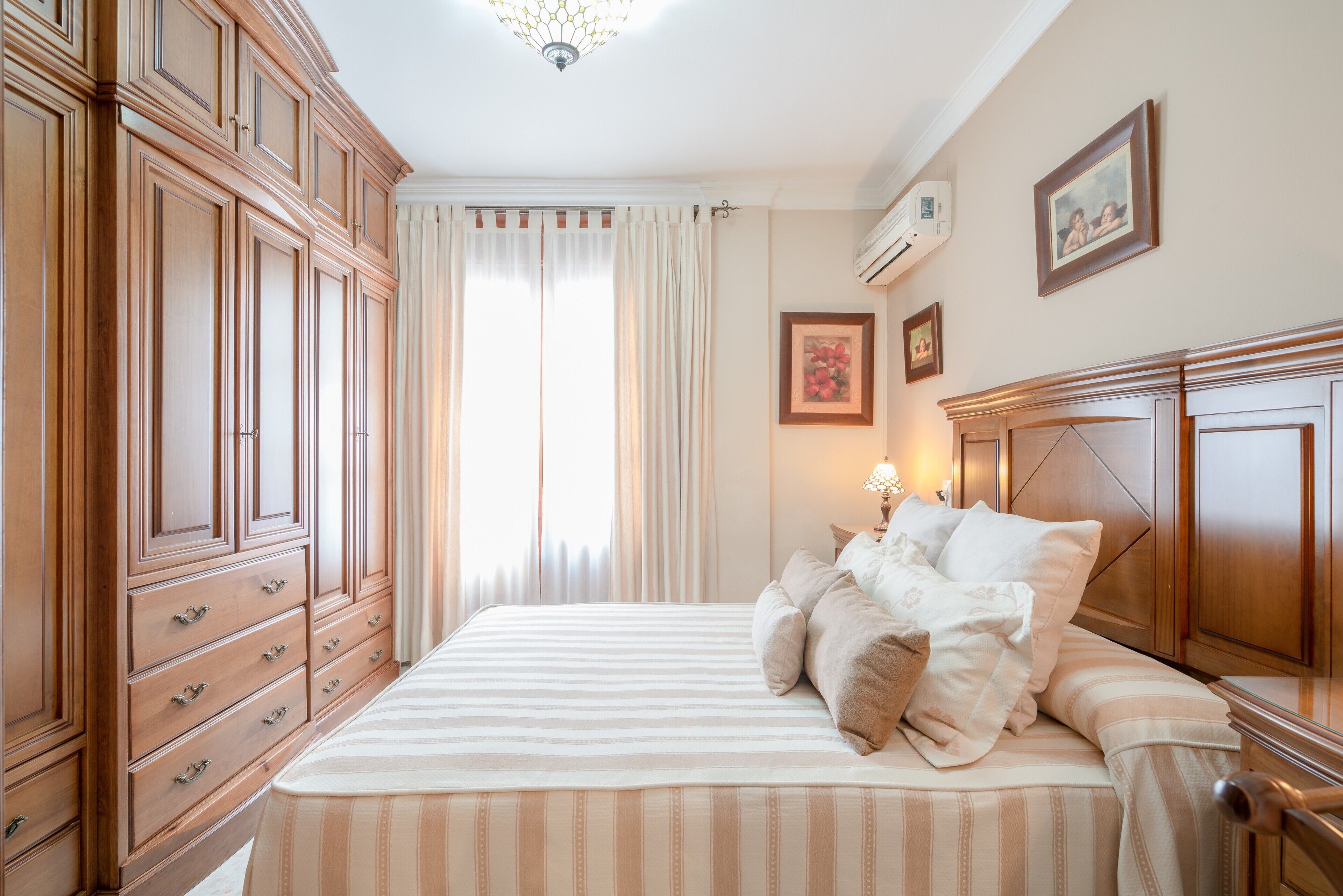 2 sovrum, strykjärn/strykbräda, gratis wi-fi och sängkläder