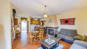 TV, fireplace, DVD player, stereo - Balcón de Válor 5 by Ruralidays (Granada)