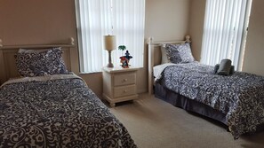5 chambres, bureau, accès au Wi-Fi (inclus)