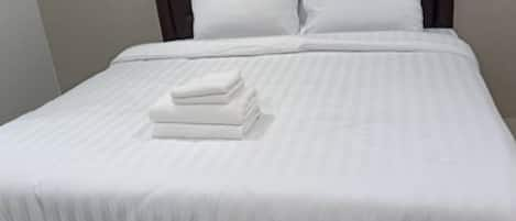 Standard Double Room | Free WiFi, bed sheets