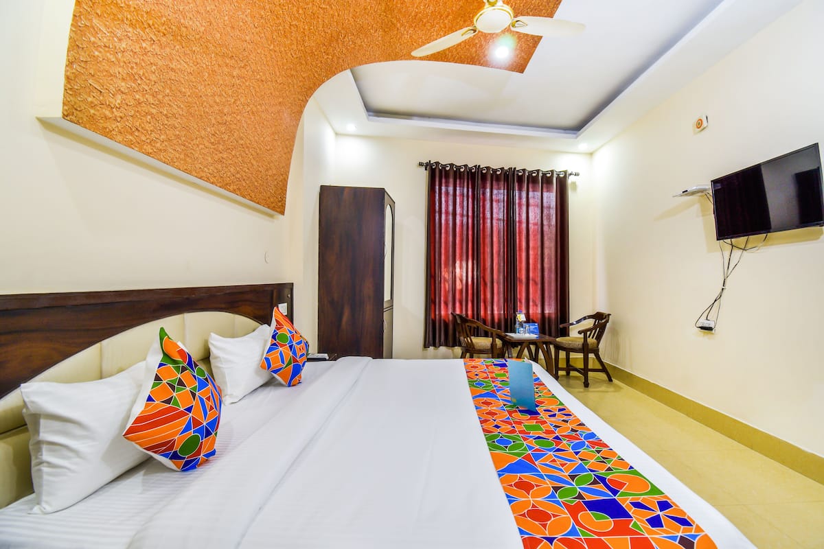 Deluxe Room | 1 bedroom, desk, soundproofing, free WiFi