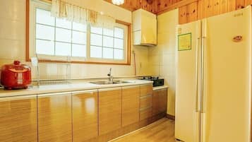 Premium-Maisonette (Guemsong) | Eigene Kochnische | Kühlschrank, Mikrowelle, Herdplatte, Wasserkocher