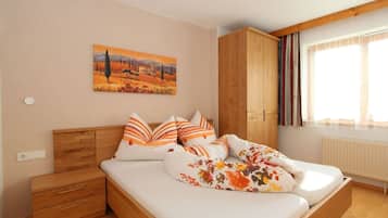 2 Schlafzimmer, Reisekinderbett, WLAN