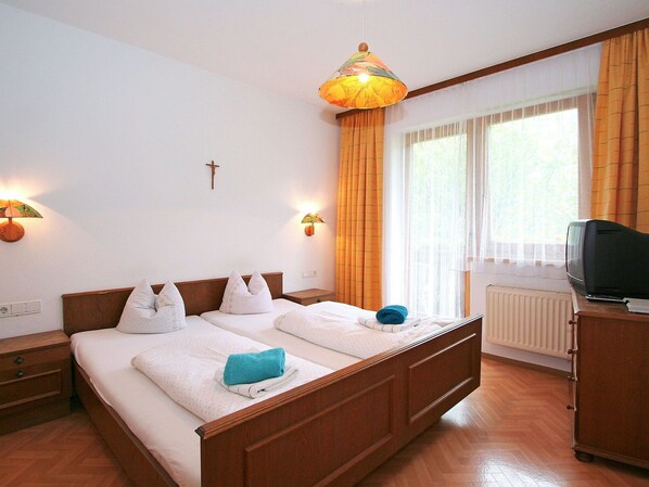 1 Schlafzimmer, Reisekinderbett, WLAN