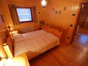 1 habitación, cuna de viaje y wifi gratis 