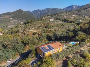 Exterior - Stunning private villa for 10 guests with private pool, WIFI, TV and patio, close to Viareggio (Camaiore)