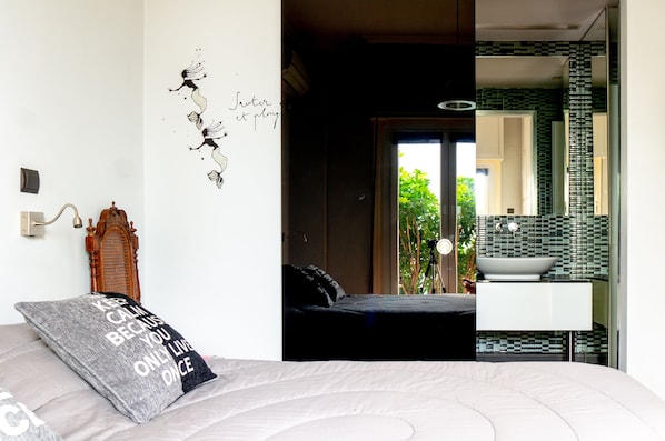 1 bedroom, iron/ironing board, free WiFi, bed sheets - The Burton Luxury 1BR in Plaka, Athens (Athina)