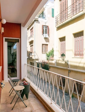 Terrace/patio - The Burton Luxury 1BR in Plaka, Athens (Athina)