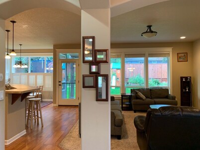 Work or Play 5B retreat.Great Location near Nike, 15mins to downtown