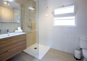 Shower, towels