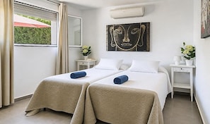 6 habitaciones, tabla de planchar con plancha, wifi y ropa de cama
