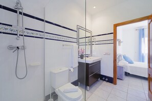 Unclassified image, 2 of 15, button