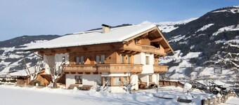 Lovely apartment in villa for 7 people with WIFI, TV, terrace, pets allowed and panoramic view