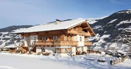 Appartement dans une maison de vacances avec WIFI, TV, terrasse, animaux admis, vue panoramique