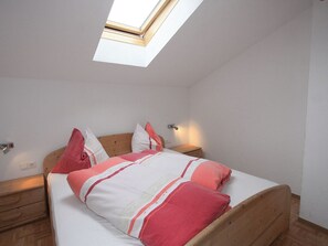 2 makuuhuonetta, vauvan matkasänky, Wi-Fi