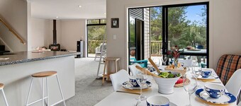 Hillside Hideaway - Kaiteriteri Holiday Home