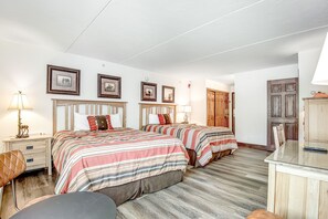 2 bedrooms, iron/ironing board, Internet, bed sheets