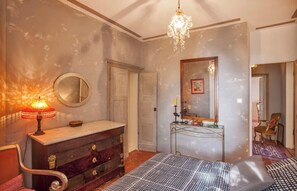 5 Schlafzimmer, Bügeleisen/Bügelbrett, WLAN, Bettwäsche