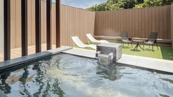Premium Room, Non Smoking (with Natural Hot Spring Open-Air Bath) | Private spa tub