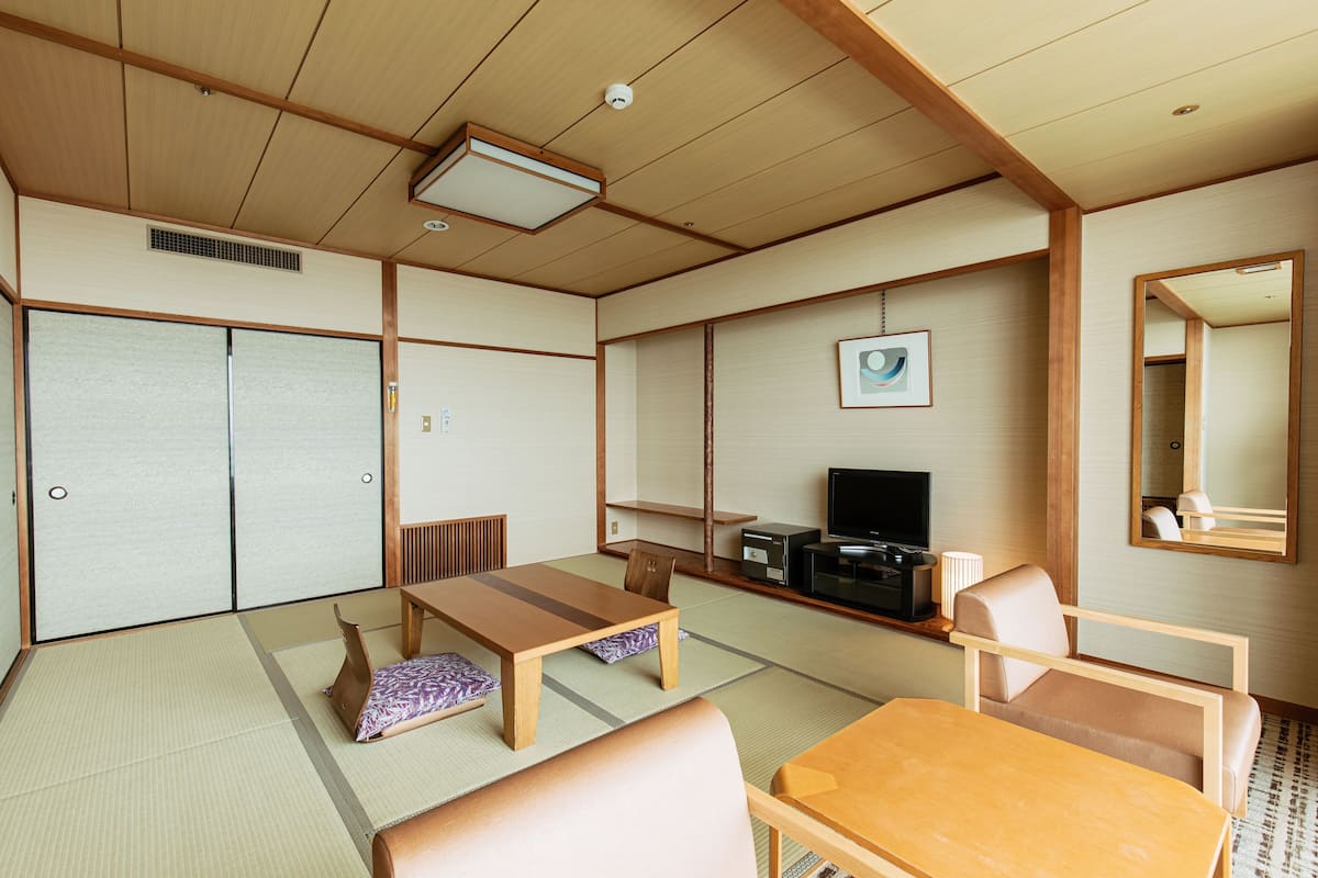 Japanese Style Room A, Non Smoking | In-room safe, bed sheets