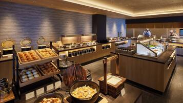 Daily buffet breakfast for a fee