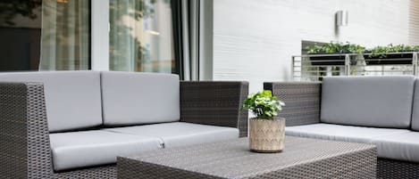 Breezy Garden, groundfloor | Terassi/patio