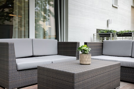 Breezy Garden, groundfloor | Terrace/patio. Downtown Apartments Berlin Mitte Wedding