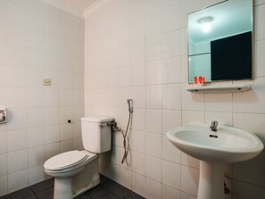 Bruser, brusehoved med spredningseffekt, gratis toiletartikler, bidet