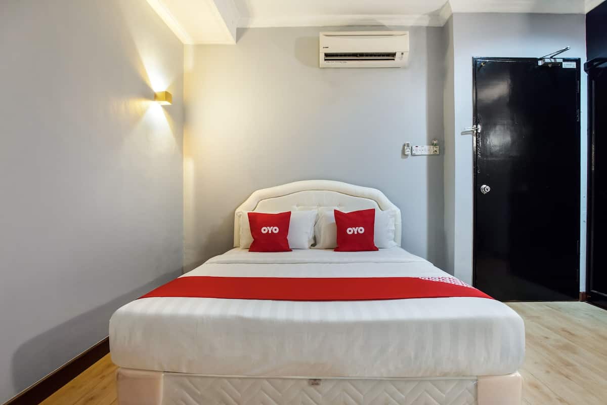 标准双人房, 1 张大床 | 办公桌、熨斗/熨衣板、免费 WiFi