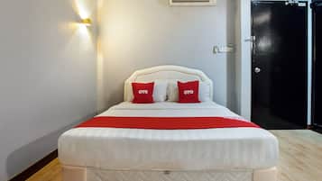 Standaard tweepersoonskamer, 1 queensize bed | Een bureau, een strijkplank/strijkijzer, gratis wifi