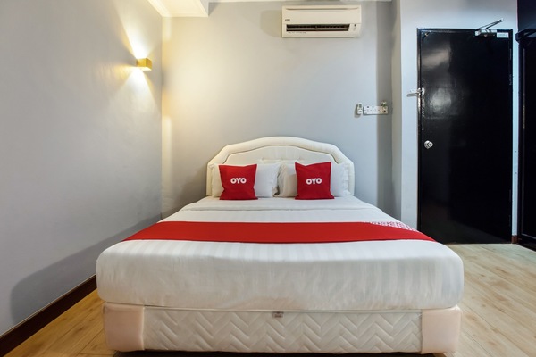 Phòng đôi Tiêu chuẩn, 1 giường cỡ queen | Bàn, bàn ủi/dụng cụ ủi quần áo, truy cập Internet không dây miễn phí