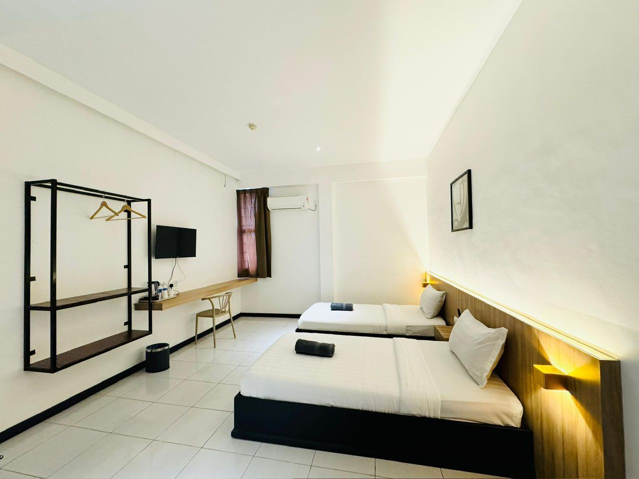 华丽双床房 | 办公桌、熨斗/熨衣板、免费 WiFi