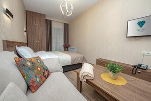 Minibar, in-room safe, desk, free WiFi - Crystal Resort (Borjomi)