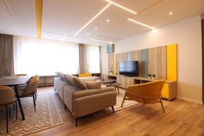 Appartamento, 3 camere da letto | Area soggiorno | TV a schermo piatto