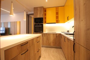 Apartment, 3 Bedrooms | Private kitchen