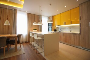 Luxury Apartment, 1 Bedroom | Private kitchen