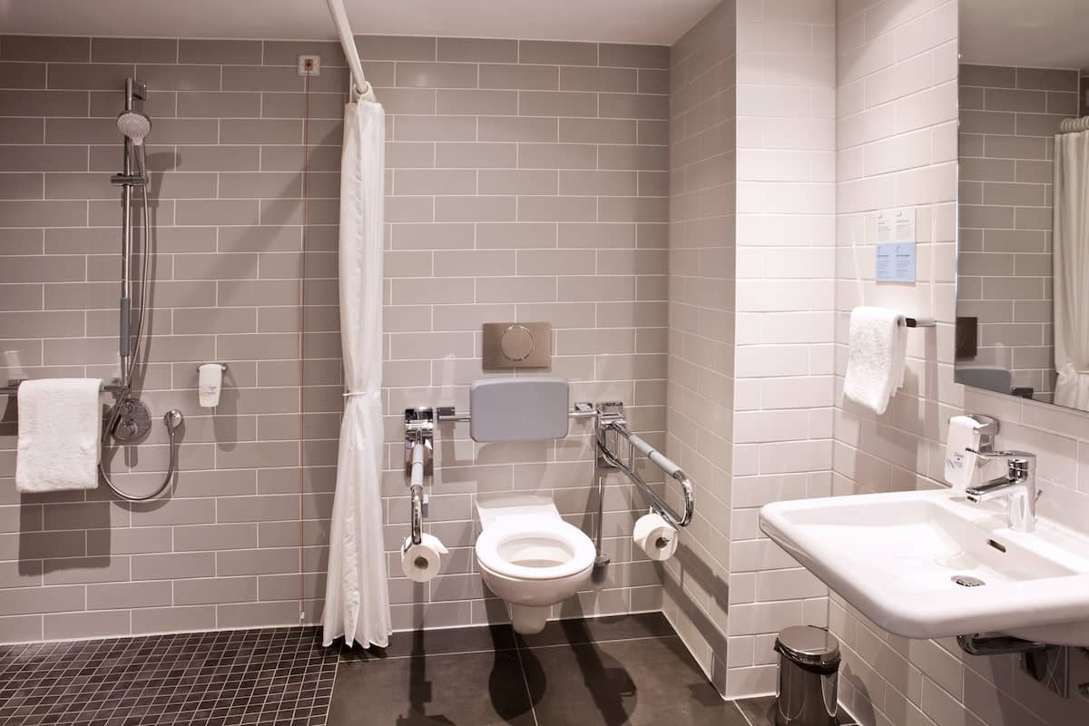 Standard Room, 1 Queen Bed, Accessible | Hypo-allergenic bedding available, laptop workspace, blackout drapes