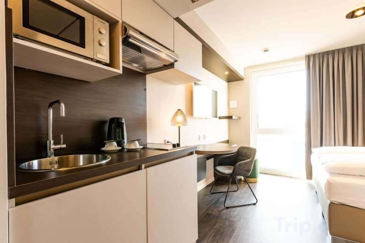 Private kitchen | Fridge, electric kettle, highchair, eco-friendly cleaning products