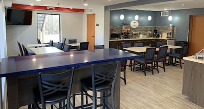 Super 8 by Wyndham Cookeville